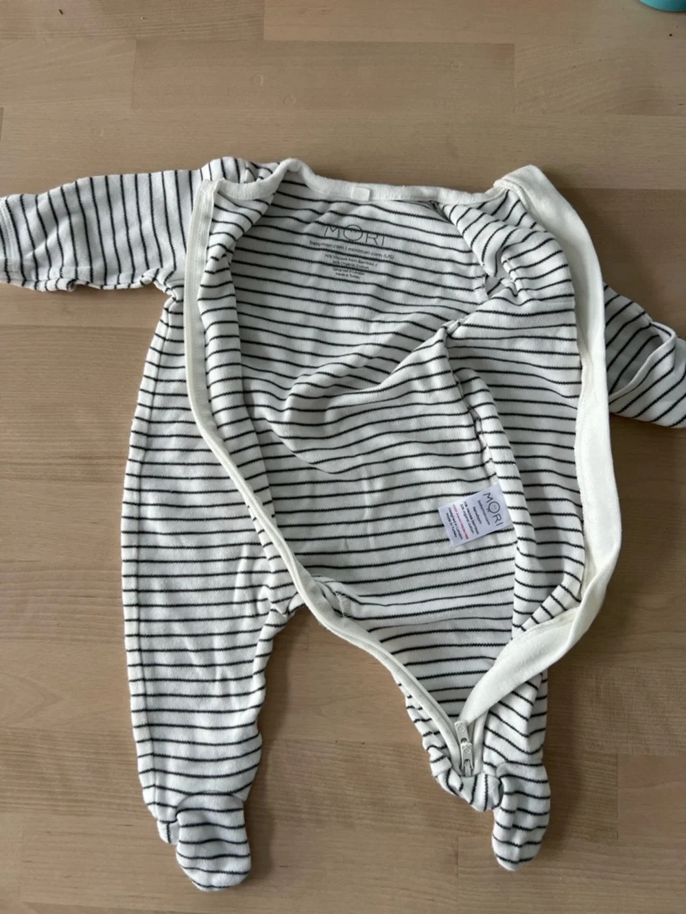 Mori Newborn Baby Onesie Organic Cotton Zipper Black and White Stripes